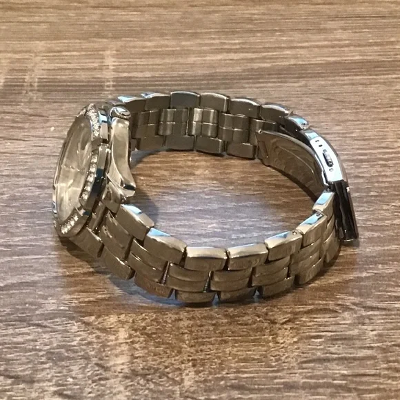 GUESS Women's Silver Tone Watch With Clear Crystals Around The Bezel - Picture 4 of 7